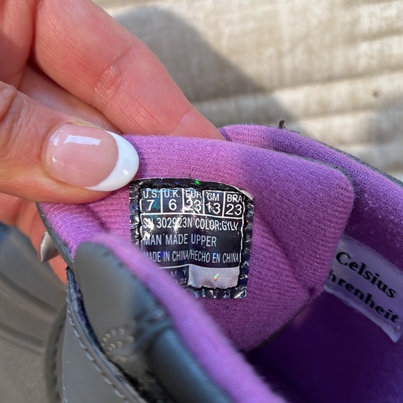 Sketcher waterproof snow boots. Size 7 toddler. - Picture 6 of 6